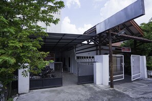 Exterior - Hotel O Berkah Residence Syariah (Gresik)