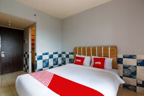 Deluxe Double Room | Free WiFi - OYO 2582 Apartemen Serpong Green View (South Tangerang)