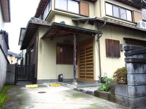 Entrée de l’hébergement