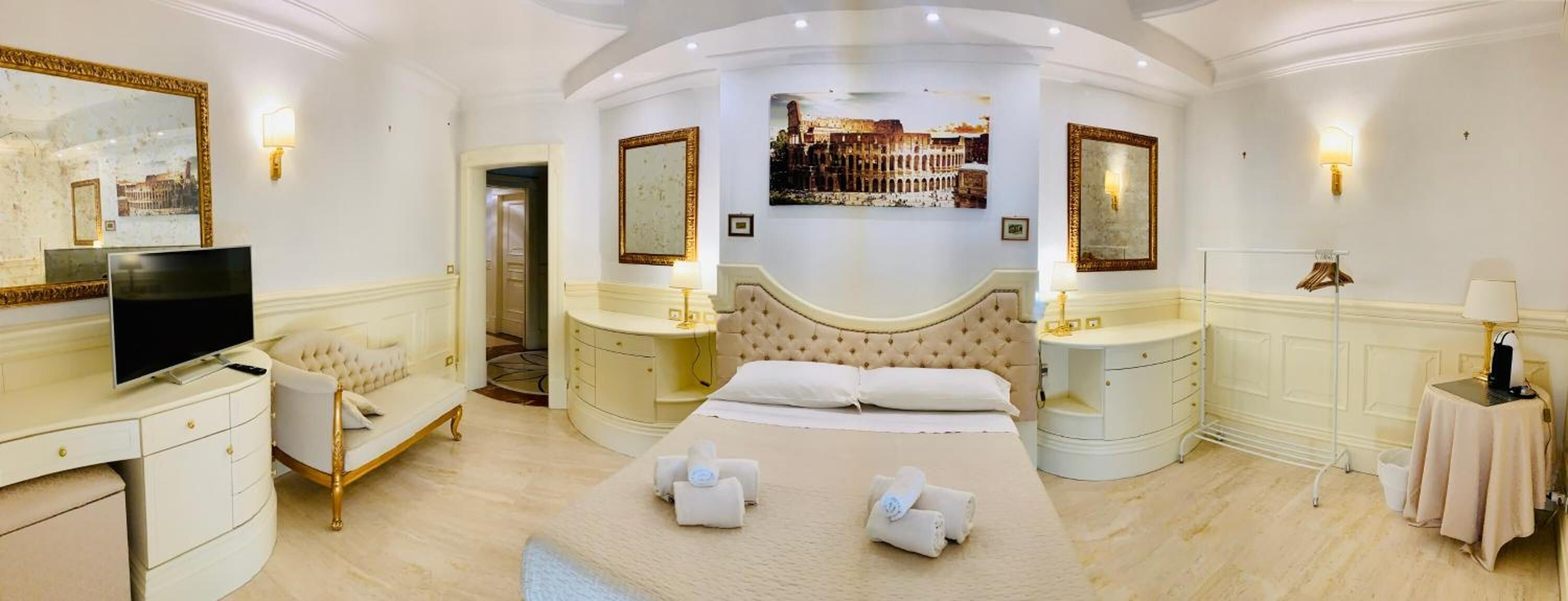 Zimmersafe, individuell dekoriert, individuell eingerichtet