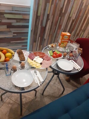 Daily continental breakfast for a fee