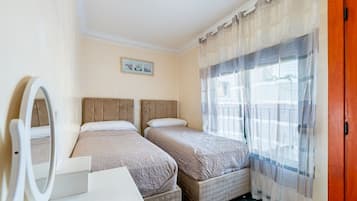 Apartamento, 1 habitación, vistas al mar (nº8) | 1 dormitorio, caja fuerte, escritorio y sistema de insonorización