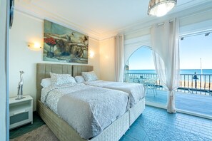 Appartement, 1 slaapkamer, uitzicht op zee (nº1) | 1 slaapkamer, een kluis op de kamer, een bureau, geluiddichte muren