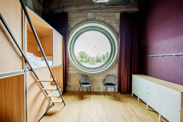 Ropa de cama de alta calidad, cubrecamas y cortinas blackout