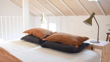 Cottage, 2 Bedrooms | Individually decorated, individually furnished, soundproofing, WiFi