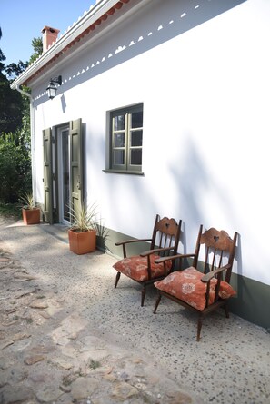 Front of property - Vumba - The Alembic (Arganil)