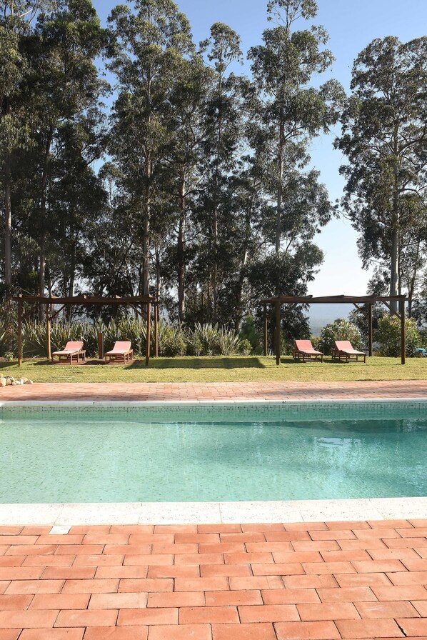 Outdoor pool - Vumba - The Alembic (Arganil)