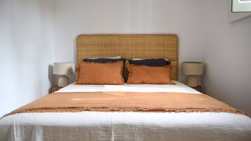 Cottage, 2 Bedrooms | Individually decorated, individually furnished, soundproofing, WiFi