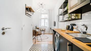 Comfort-Apartment | Eigene Küche | Kühlschrank, Mikrowelle, Ofen, Herdplatte