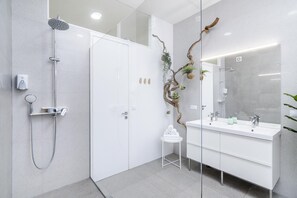 Comfort Apartment | Bathroom | Shower, hair dryer, heated floors, towels - Charm APTs in Prague by Michal&Friends (Prague)