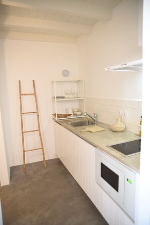 Cottage, 1 camera da letto | Cucina privata | Frigorifero, microonde, piano cottura, macchina per tè/caffè