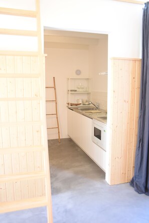 Cottage, 1 Bedroom | Private kitchen | Fridge, microwave, stovetop, coffee/tea maker