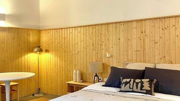 1 bedroom, blackout curtains, free cots/infant beds, free WiFi