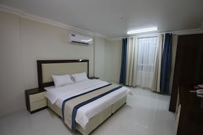 Down duvets, in-room safe, individually decorated, desk - AlShahba Hotel Apartments (Seeb)