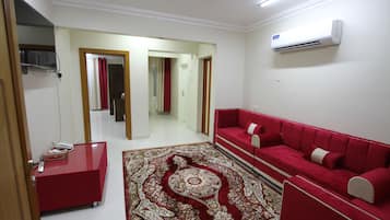 Smart TV 50-inci dengan saluran TV satelit, TV, dan lantai berpemanas