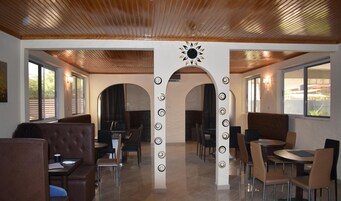 Café da manhã, almoço e jantar