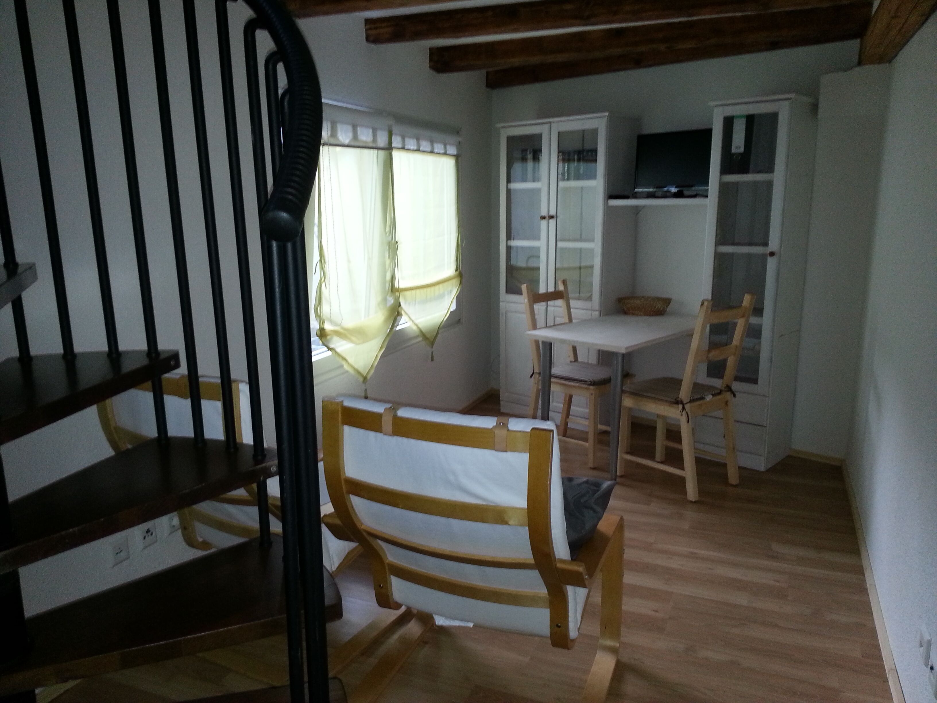 Duplex, 1 Bedroom, Non Smoking, Kitchen | Living area | TV, books