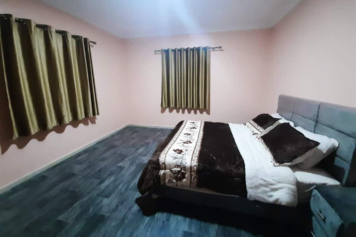 2 habitaciones, cortinas blackout y camas plegables/adicionales