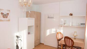 Double Room | In-room dining