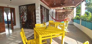 Tägliches inbegriffenes kontinentales Frühstück