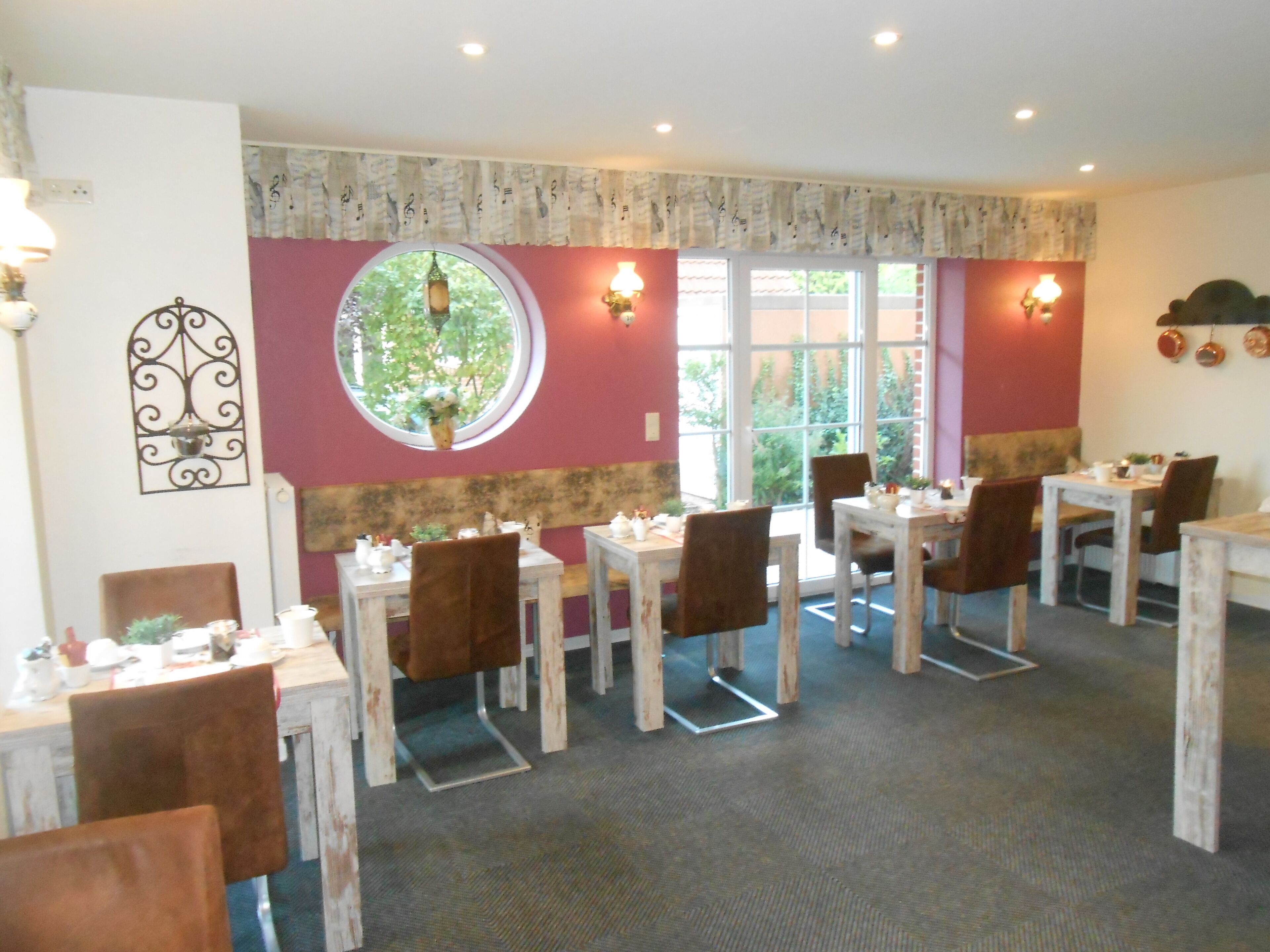 Tägliches inbegriffenes Frühstücksbuffet