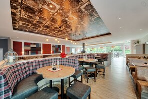 Lunch and dinner served, German cuisine - Ferienwohnungen Blischke (Wittmund)