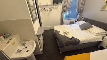 Triple Room | Premium bedding, individually decorated, individually furnished