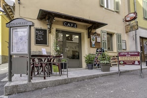 Front of property - Hotel Pascal (Allos)