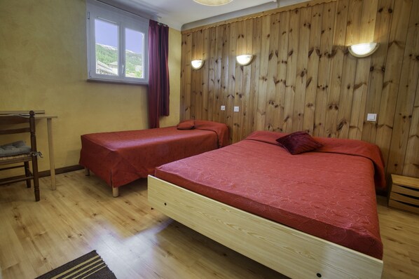 Triple Room (15/21 - Douche, WC)