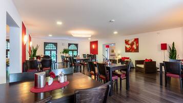 Esmorzar diari d'estil bufet (19 EUR per persona)