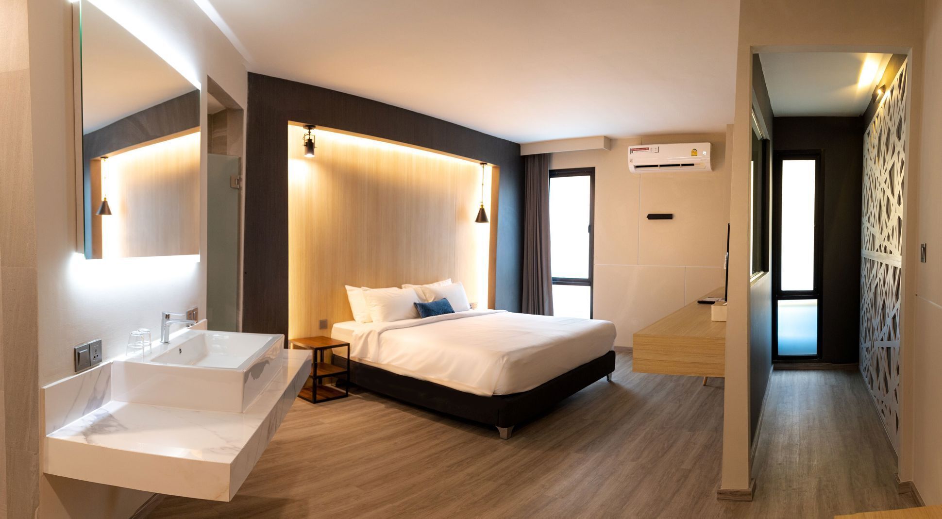 Ropa de cama de alta calidad y minibar 