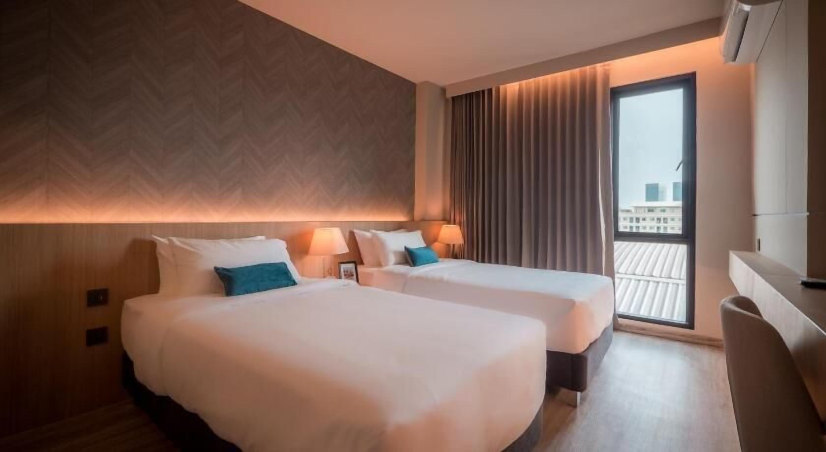 Ropa de cama de alta calidad y minibar 