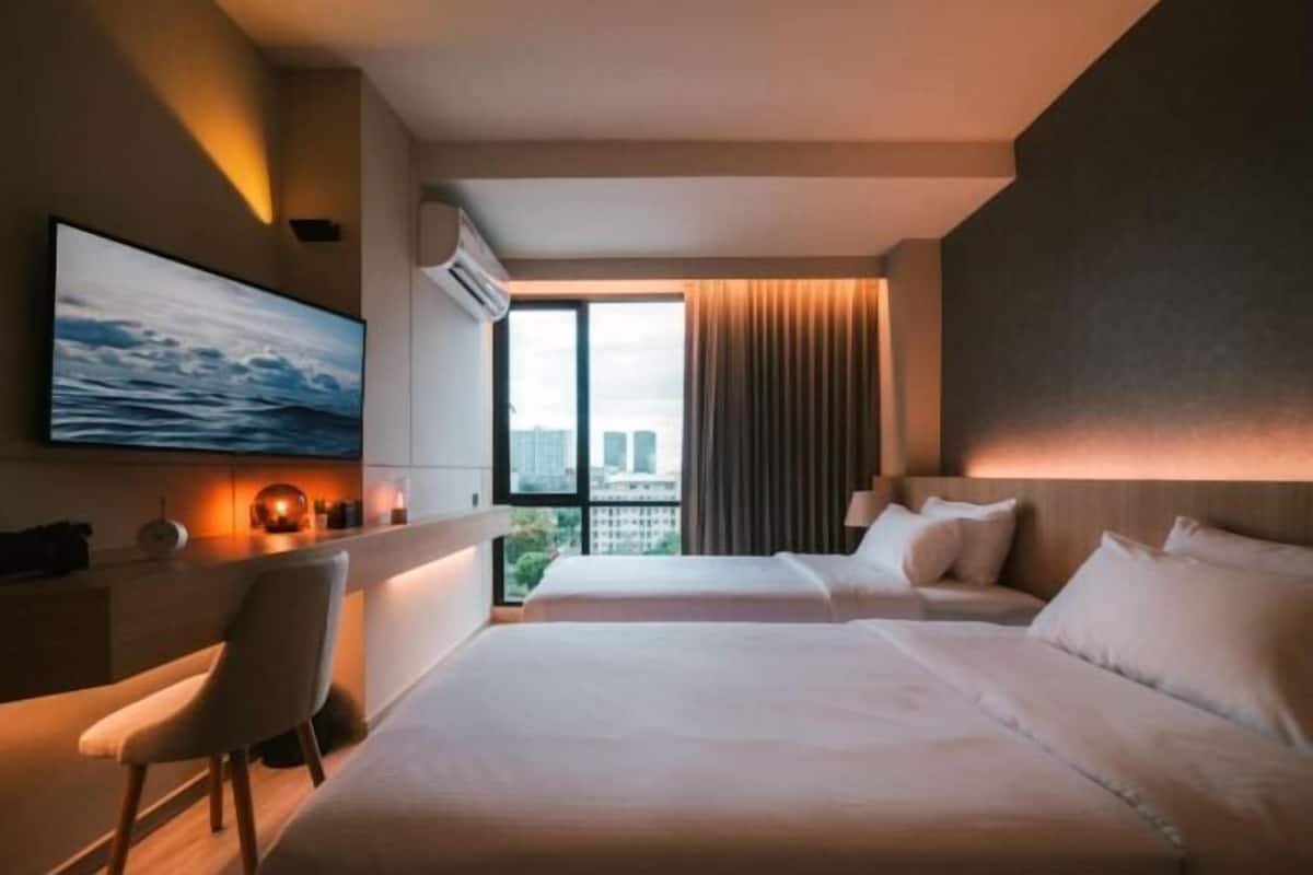 Hochwertige Bettwaren, Minibar, Zimmersafe, Schreibtisch