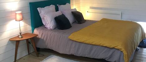 Værelse til 4 personer (La Bohême) | Individuelt design, individuel indretning, skrivebord