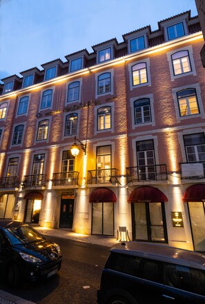Front of property – evening/night - Madalena by The Beautique Hotels (Lisbon)