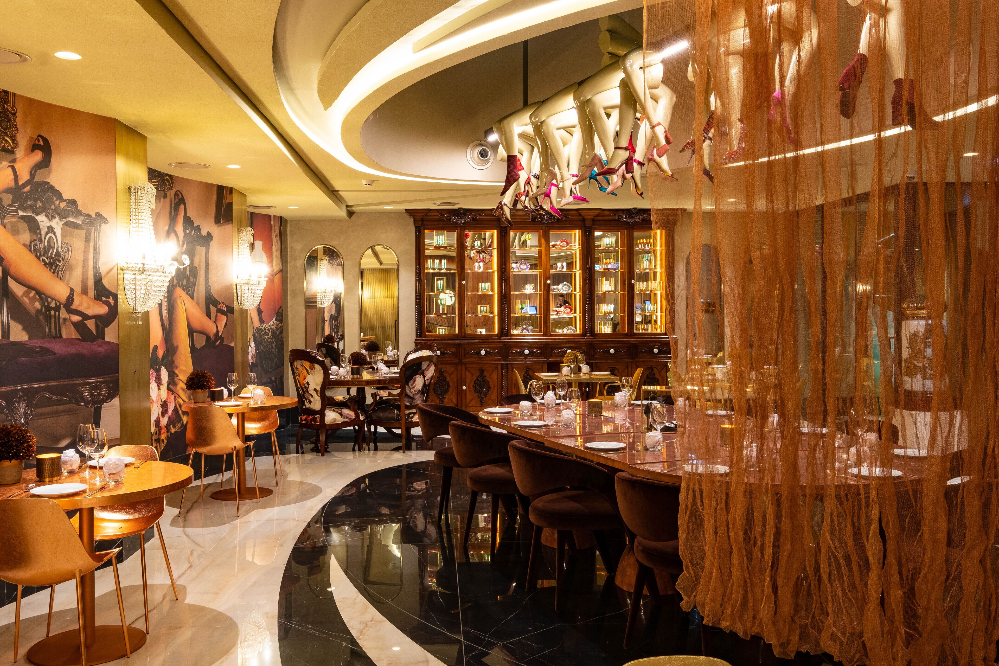 breakfast, lunch and dinner served