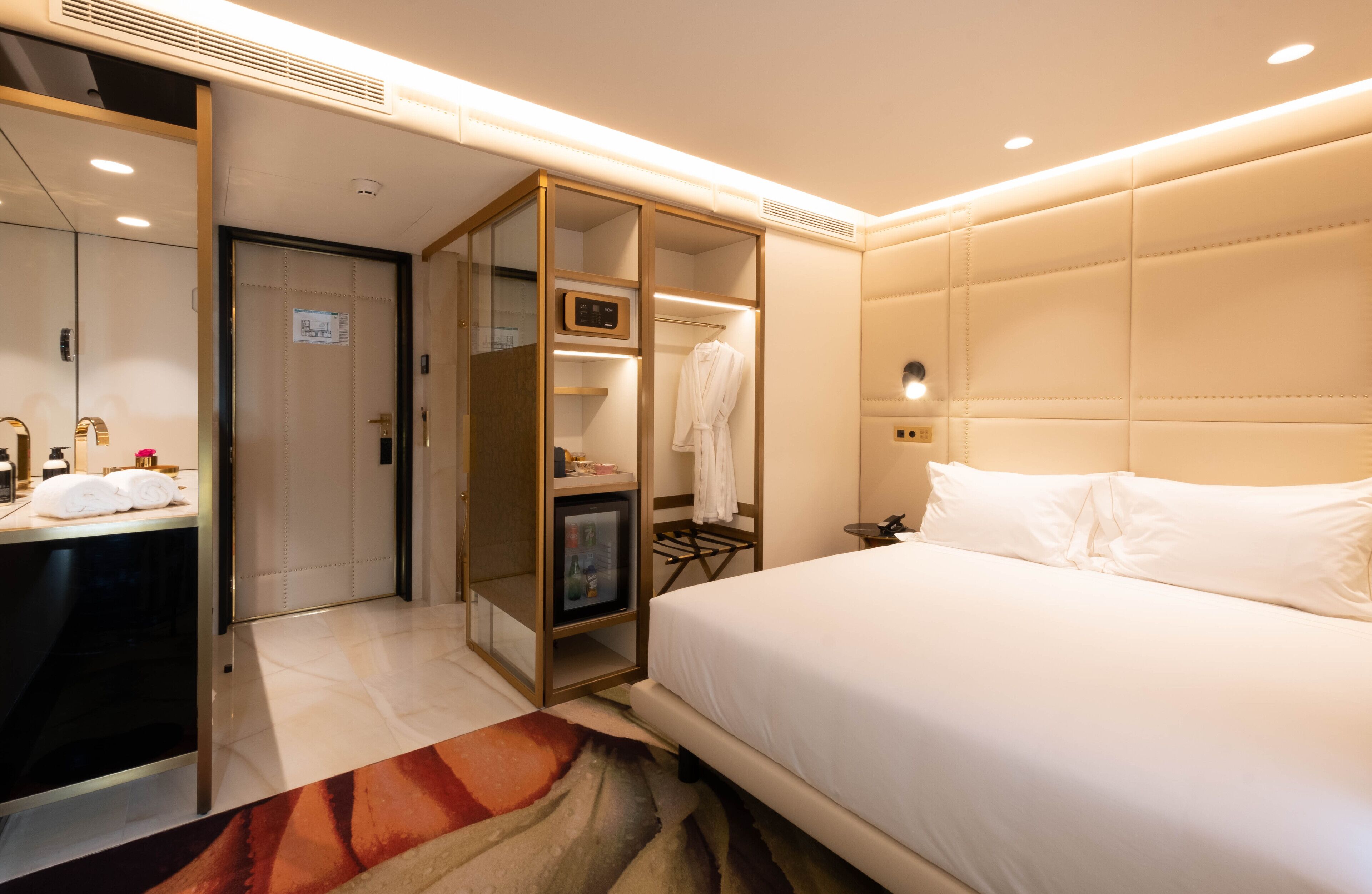 minibar, in-room safe, blackout curtains, soundproofing