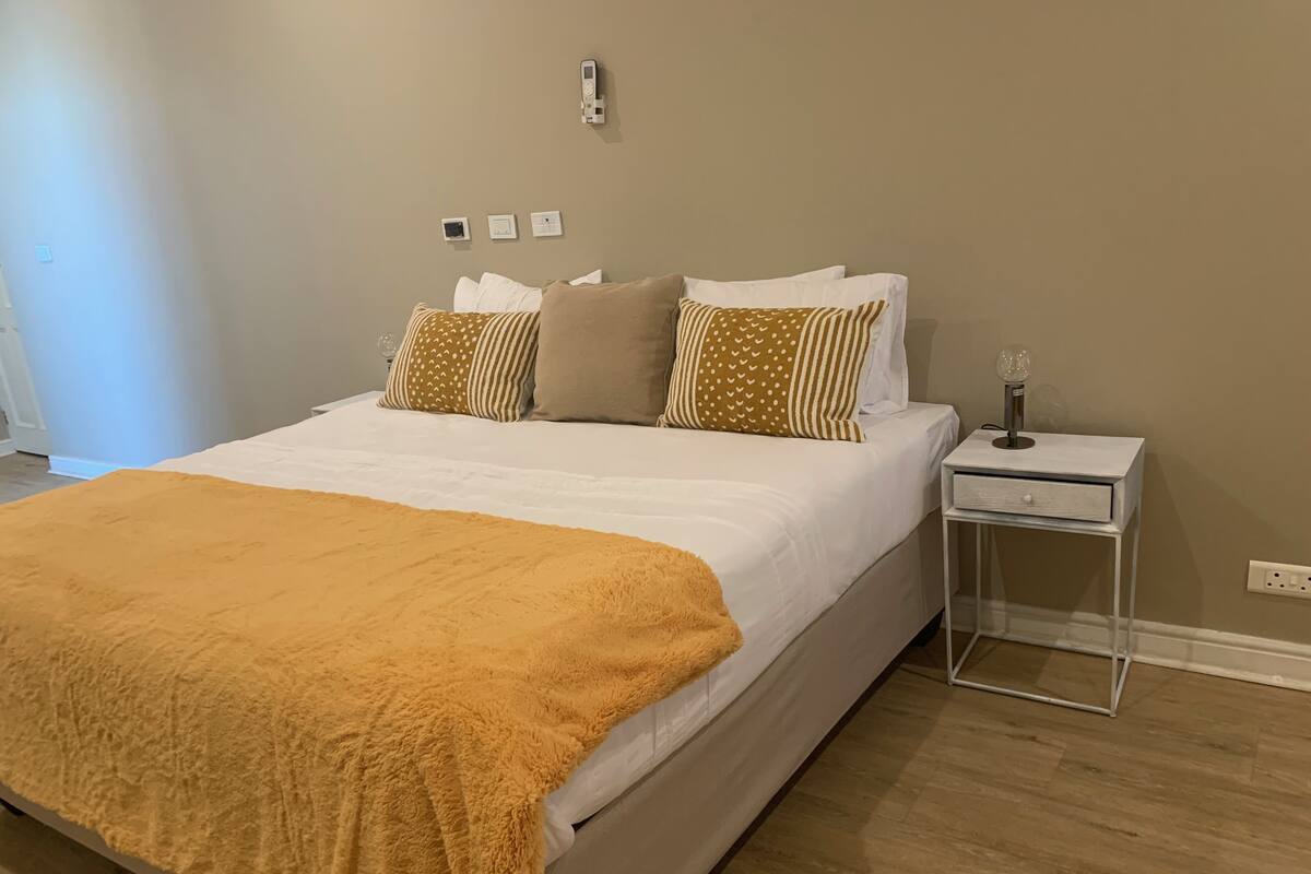 In-room safe, free WiFi, bed sheets