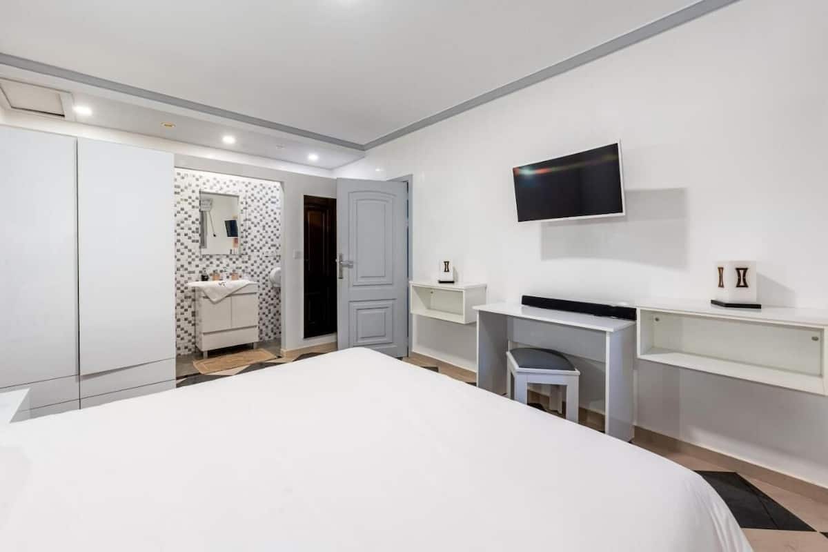 Premium bedding, minibar, in-room safe, individually decorated