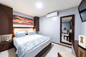 Premium bedding, minibar, in-room safe, individually decorated - Riad Ushuaia la Villa - Centre Marrakech (Marrakech)