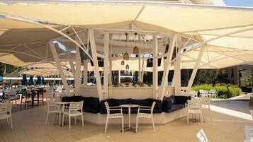 Snack bar