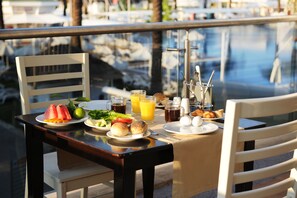 Tägliches inbegriffenes Frühstücksbuffet