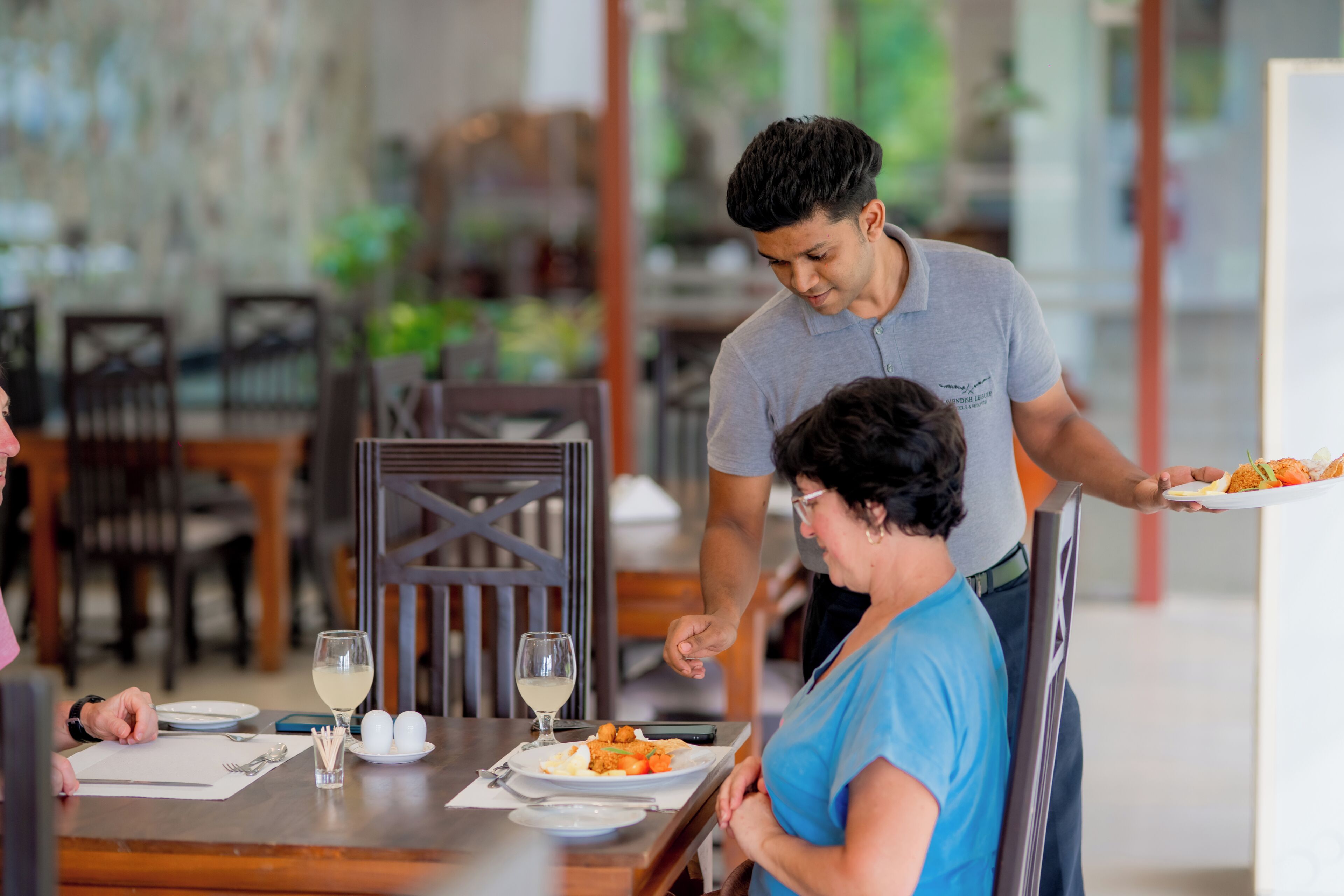 Tägliches Frühstücksbuffet gegen Gebühr