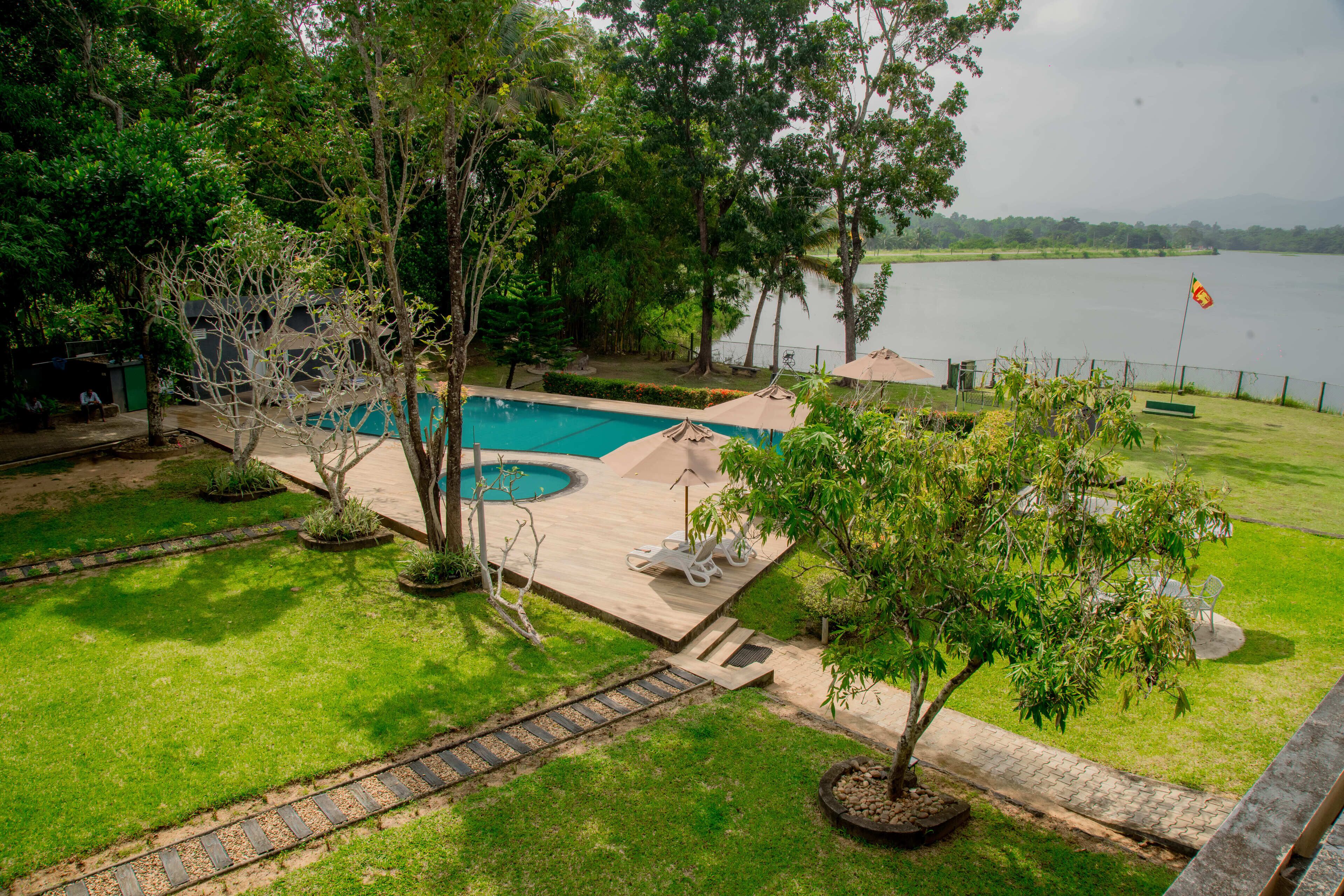 Habitación triple Deluxe | Escritorio, insonorización, tabla de planchar con plancha y wifi gratis 