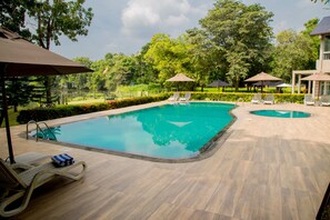 Kolam renang terbuka 