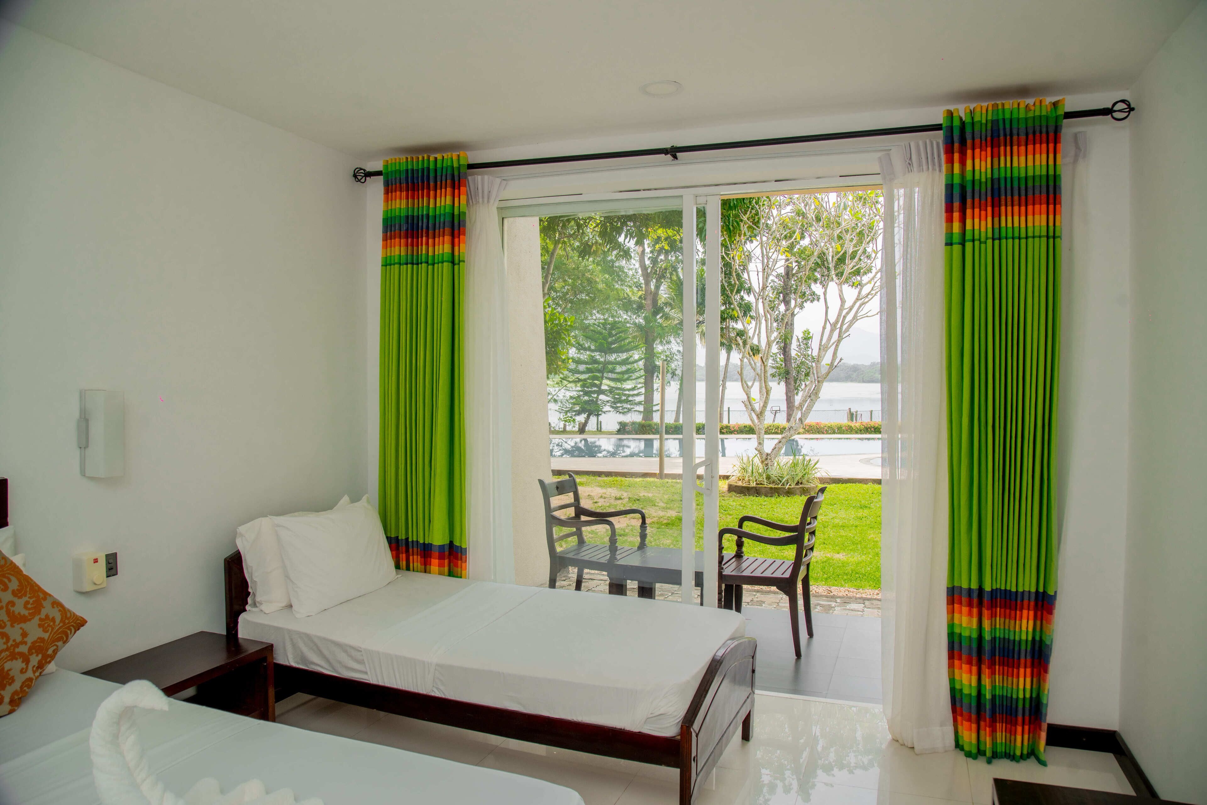 Deluxe Double Room | Meja, kalis bunyi, seterika/papan seterika, Wi-fi percuma 