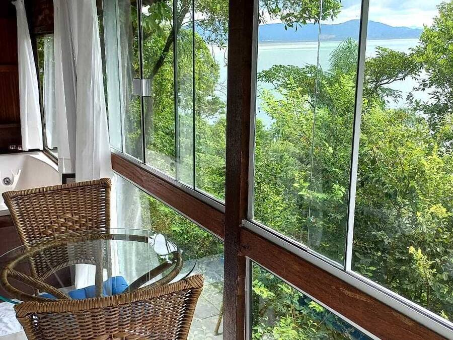 Triple Room | Ruang tamu | TV skrin rata