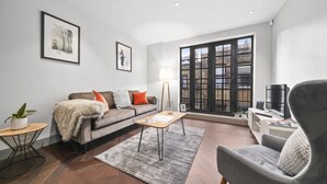 Signature Apartment, 2 Bedrooms | Living area