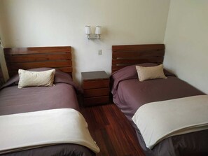 In-room safe, individually furnished, desk, laptop workspace - Hostal Bellavista Inn and Hostal Terrabella S.R.L. (La Paz)