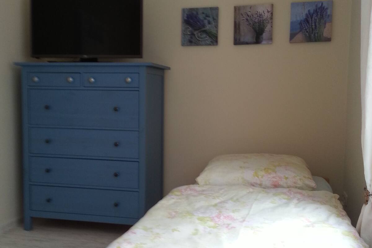 Twin Room, Shared Bathroom